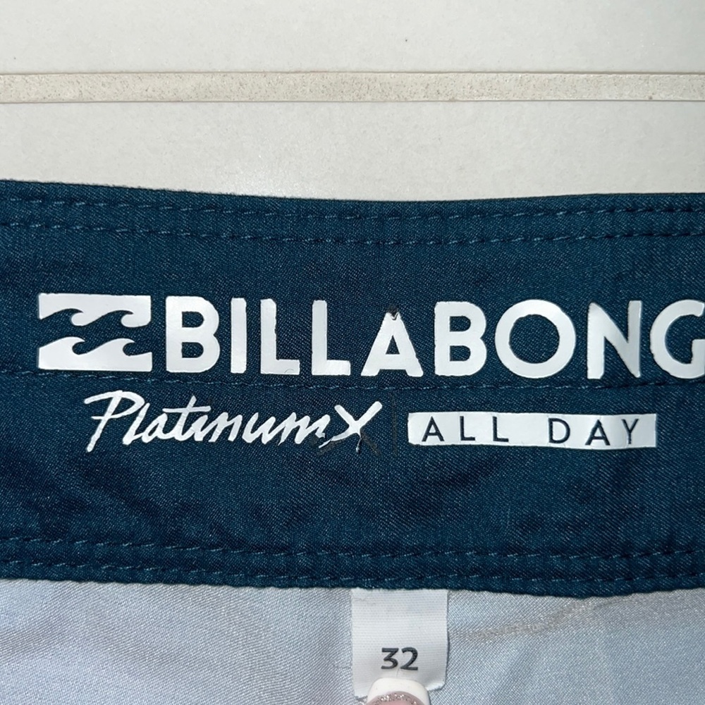 Multi Stripe Billabong Board Shorts with Side Pocket Size 32 - Picture 2 of 6